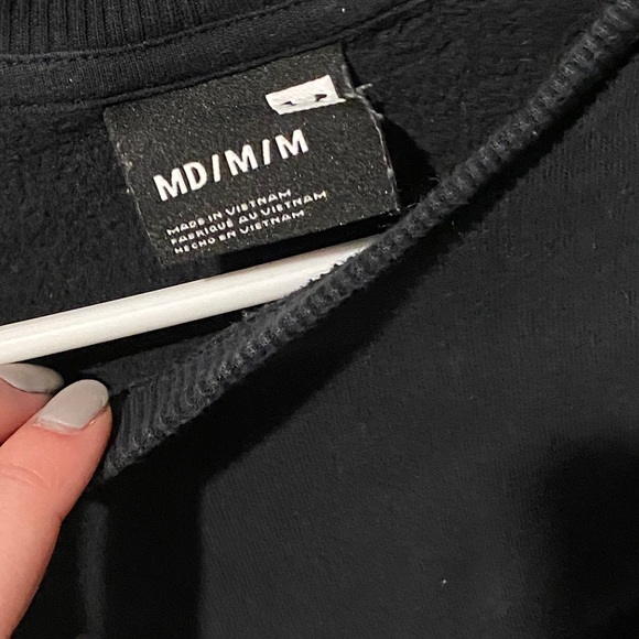 Black under armour crew neck - Picture 2 of 3